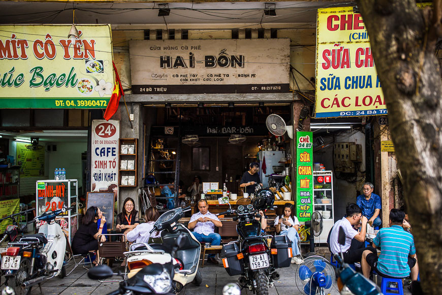 Quán cà phê Hà Nội phố Bà Triệu