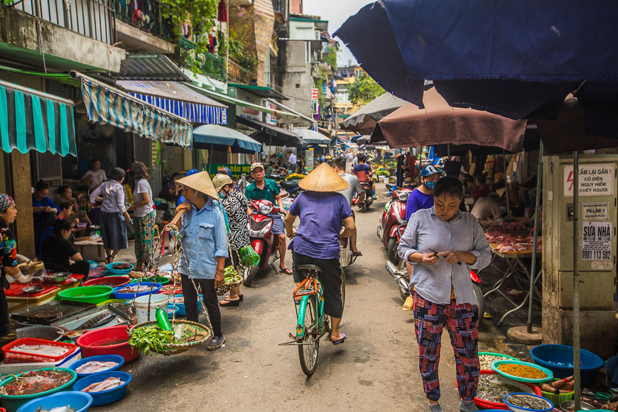 Sạp chợ Hà Nội